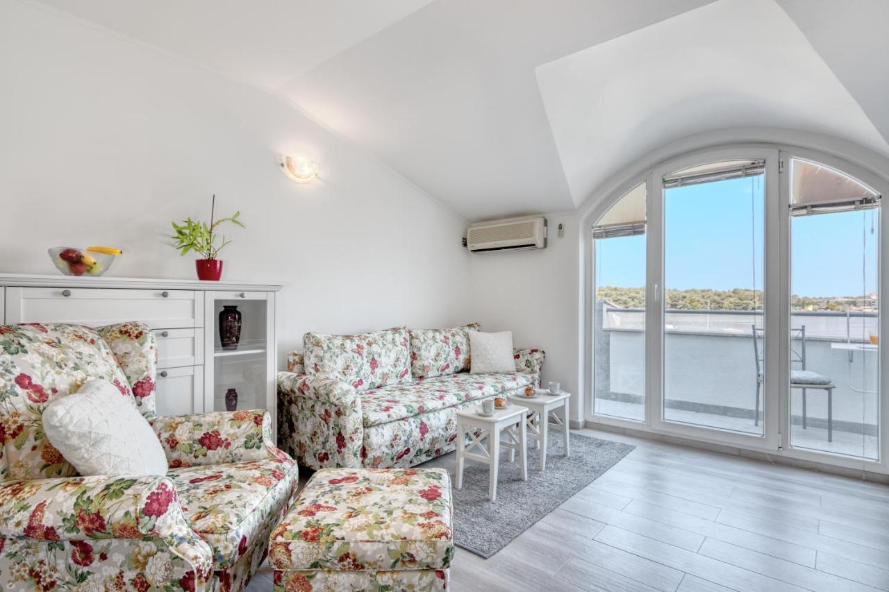 Appartamento Penthouse Zola With Private Parking Medolino Esterno foto