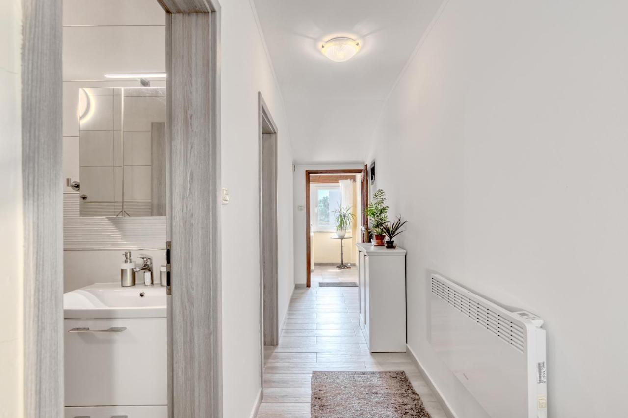 Appartamento Penthouse Zola With Private Parking Medolino Esterno foto